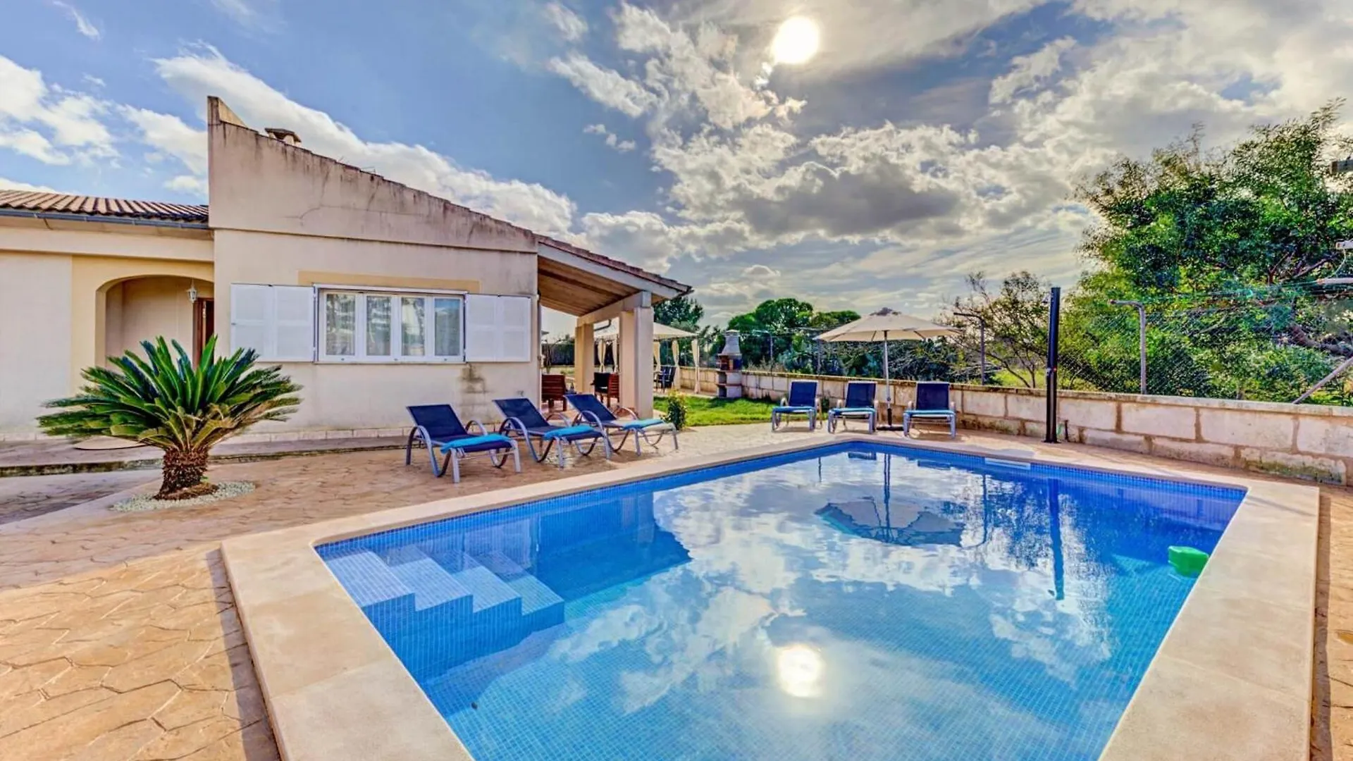 Charming Playa De Muro Villa Can Gelaberts Private Pool Short Walk To Beach 0*,  Hiszpania
